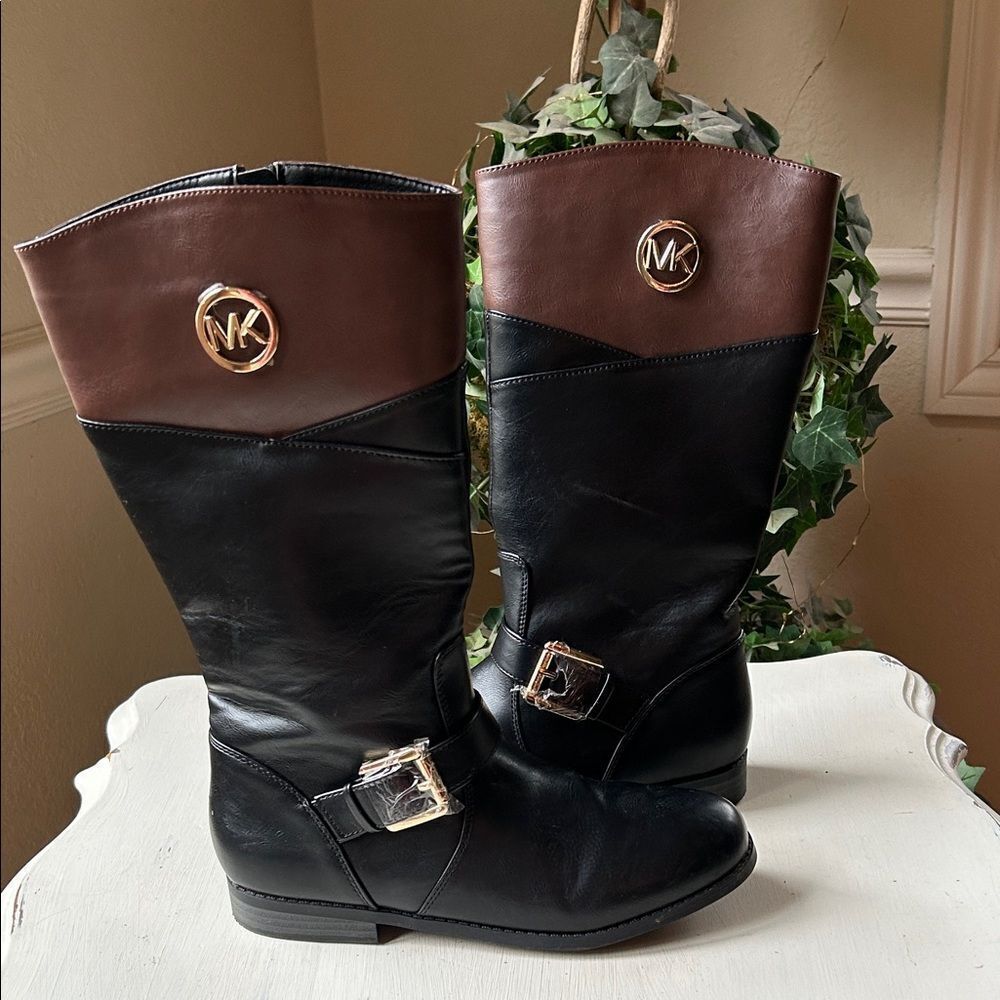 Michael Kors Two-Tone Vegan Leather Full Zip Boots with Silver Buckle Size 5